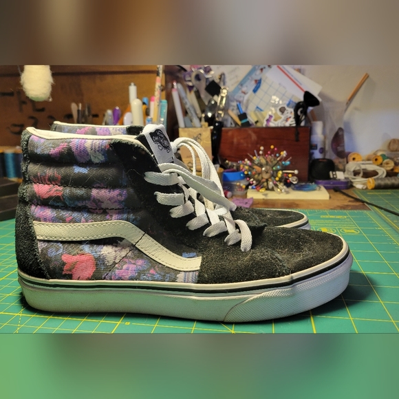 VANS Womens Warped Florals sk8hi shoes size 7 - Picture 1 of 7